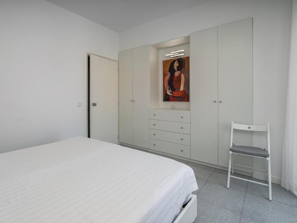 Bed, Photo of the whole room, Bedroom, wardrobe