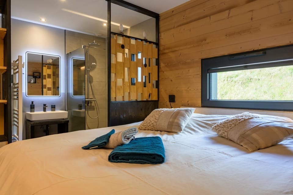 Living room, Bedroom