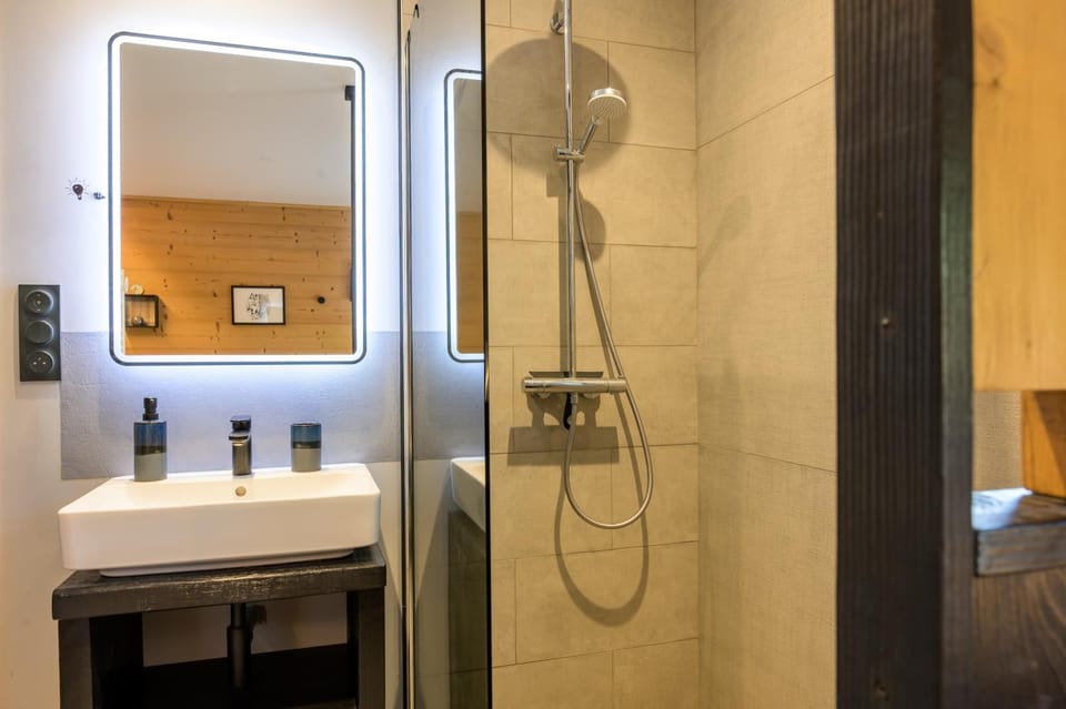 Bathroom, Living room