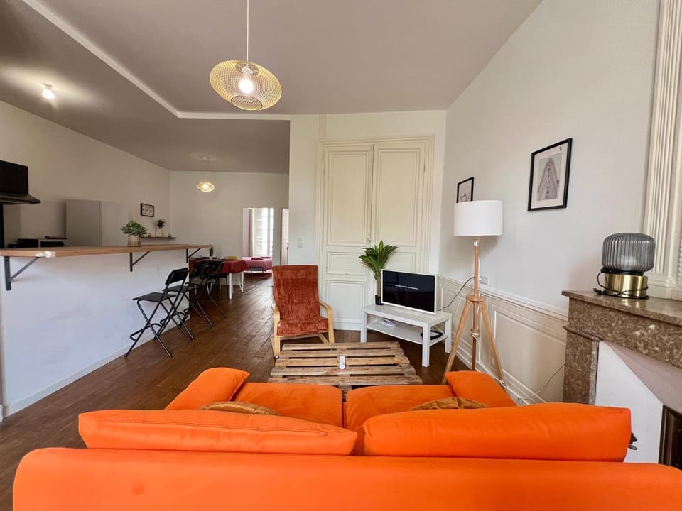 TV and multimedia, Living room, Seating area