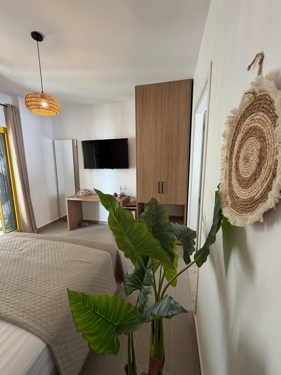 Santorini Sea Bliss in Drymades Beach Apartment in Vlorë County, Albania