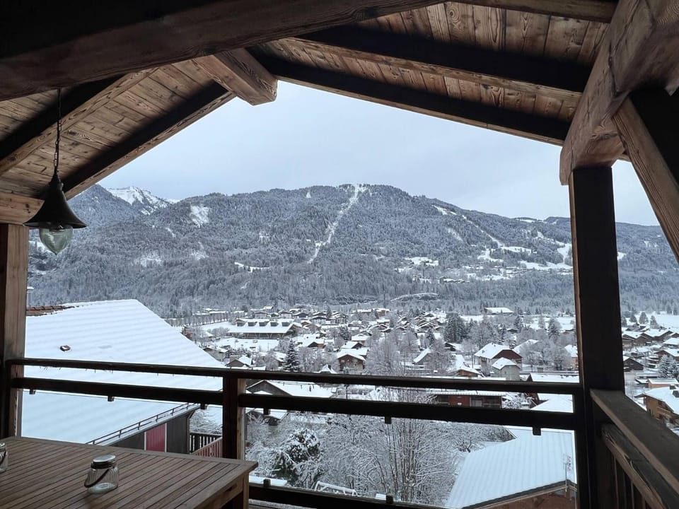 Beautiful chalet with panoramic views in Samoens walking distance to the village Chalet in Samoëns