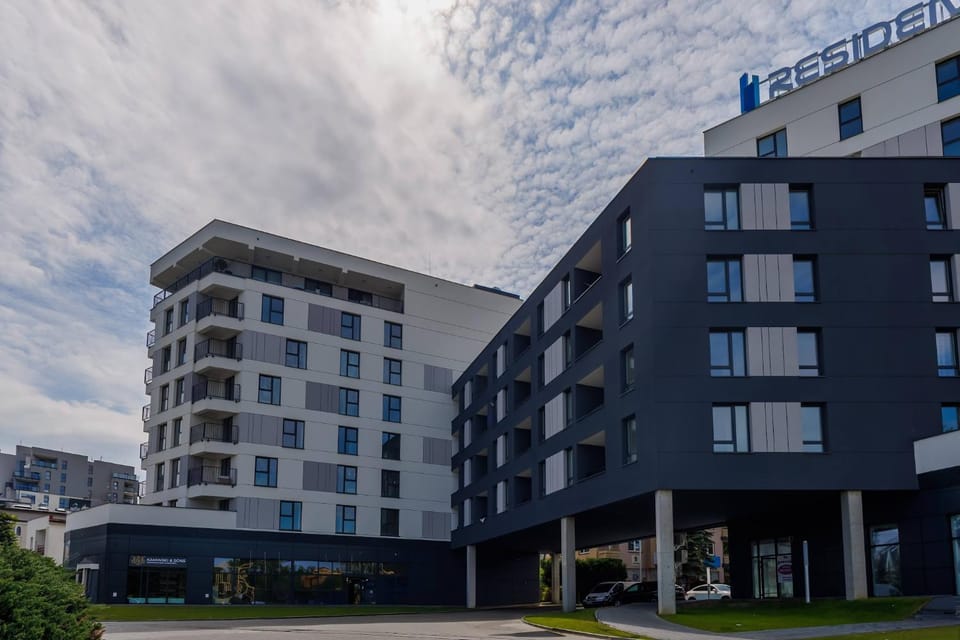 Property building, Day