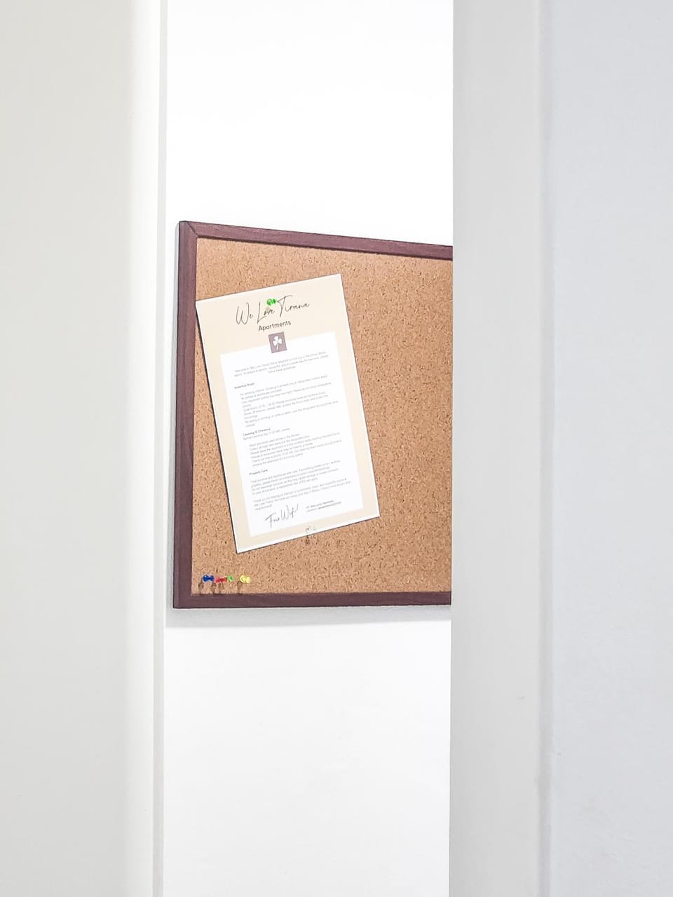 Logo/Certificate/Sign, Text overlay
