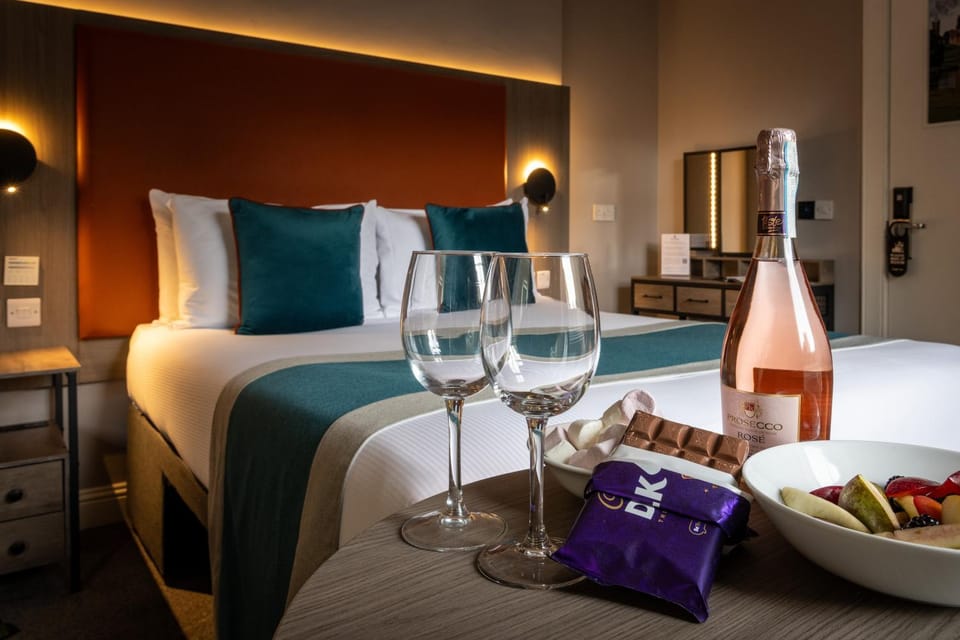 Bed, Seating area, Bedroom