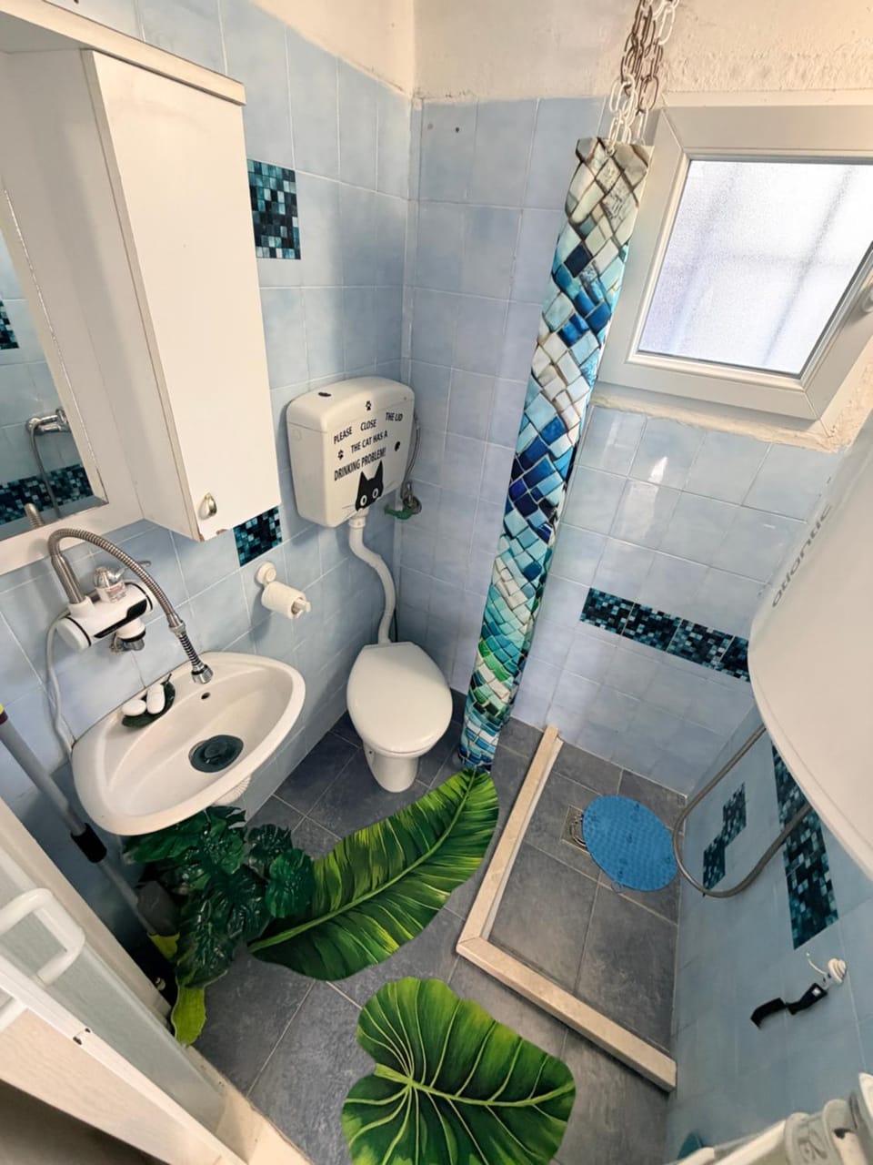 Shower, Toilet, Bathroom, towels