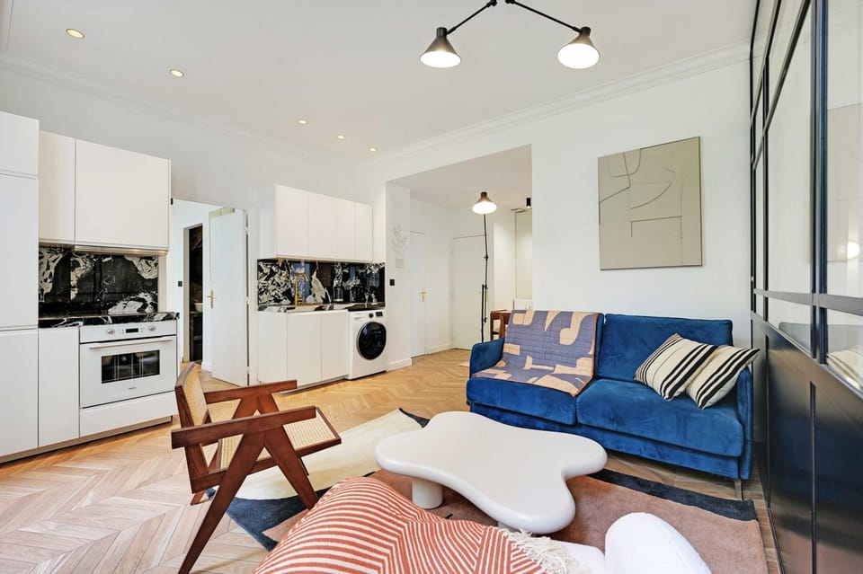 TV and multimedia, Kitchen or kitchenette, Living room, Seating area, Dining area, dishwasher, minibar, oven, pet friendly, stove