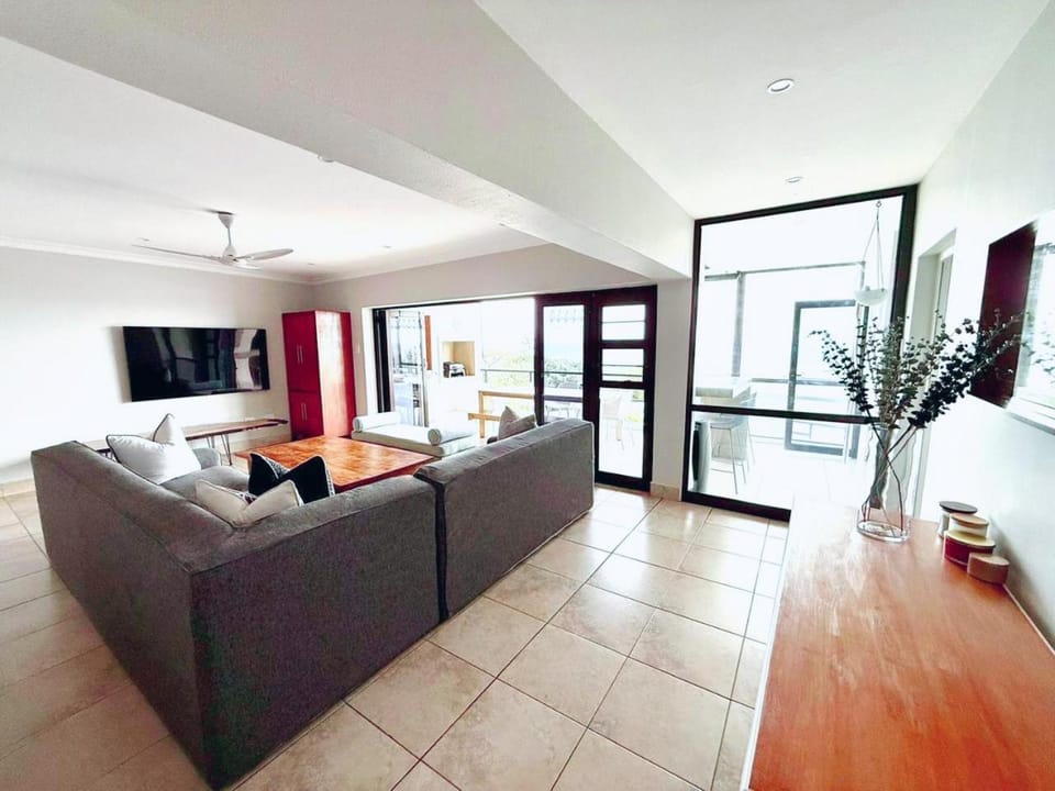 Communal lounge/ TV room, TV and multimedia, Living room