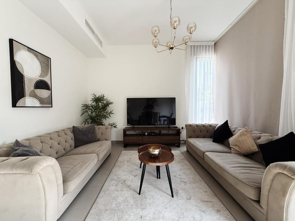 Communal lounge/ TV room, Living room, Seating area