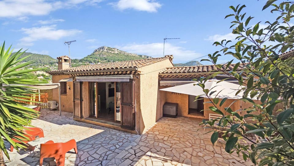 Le Matisse - Maison de caractère avec terrasse House in Vence