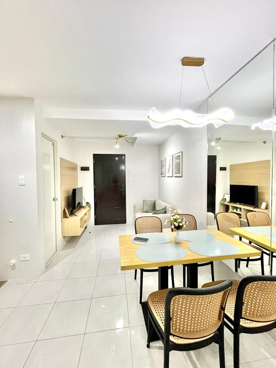 Communal lounge/ TV room, TV and multimedia, Kitchen or kitchenette, Living room, Seating area, Dining area, Evening entertainment