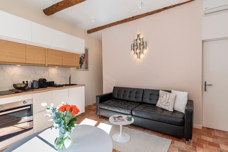 NEW Appartement vieux Nice à côté de la plage AC Apartment in Nice