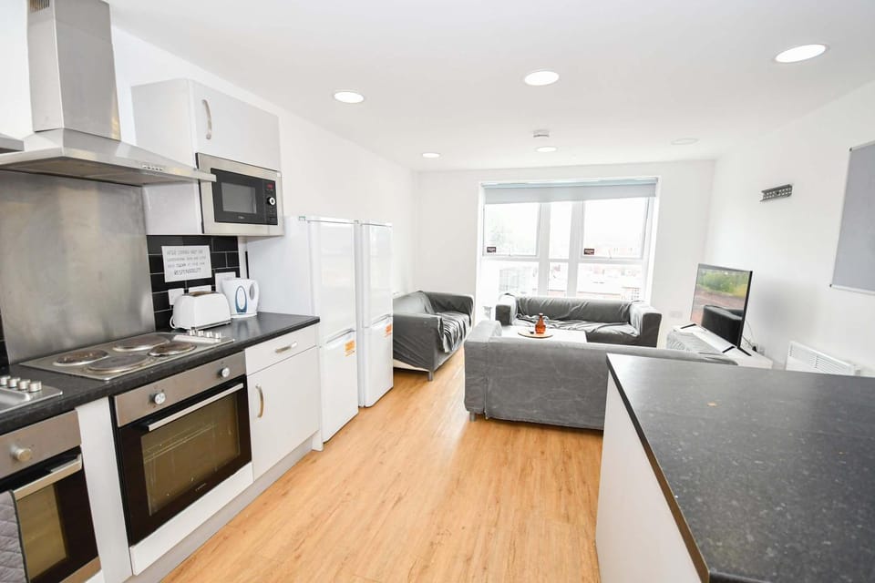 Spacious 13 Bedroom Apartment in Liverpool Apartment in Liverpool