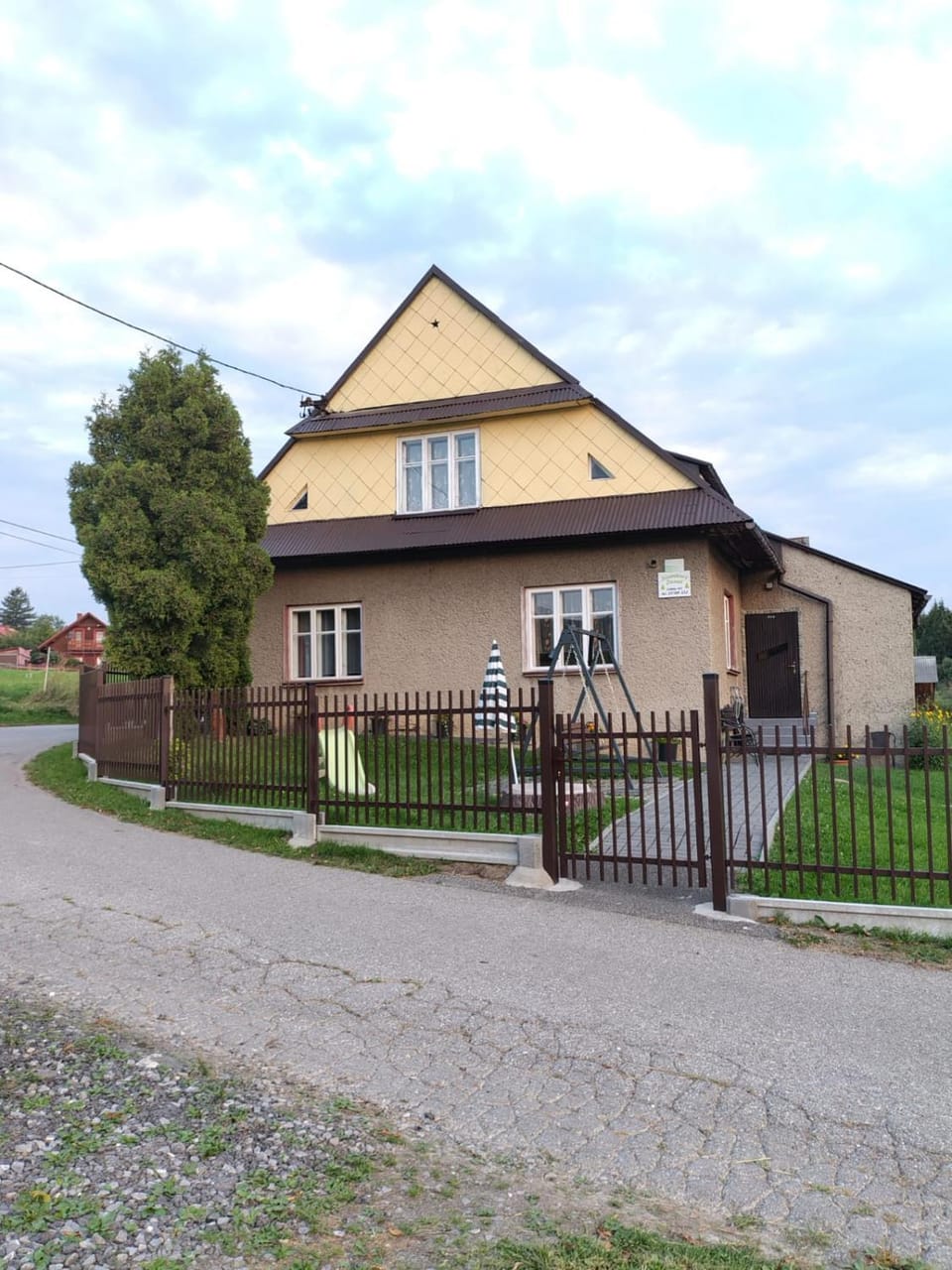 Property building, Day, Neighbourhood, Street view