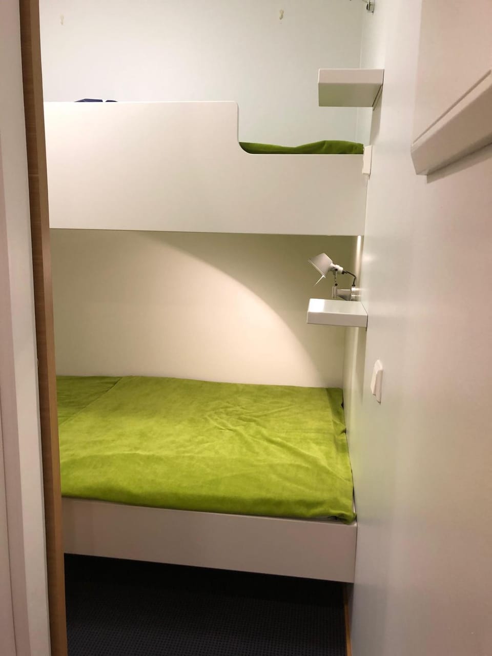 Bedroom, bunk bed
