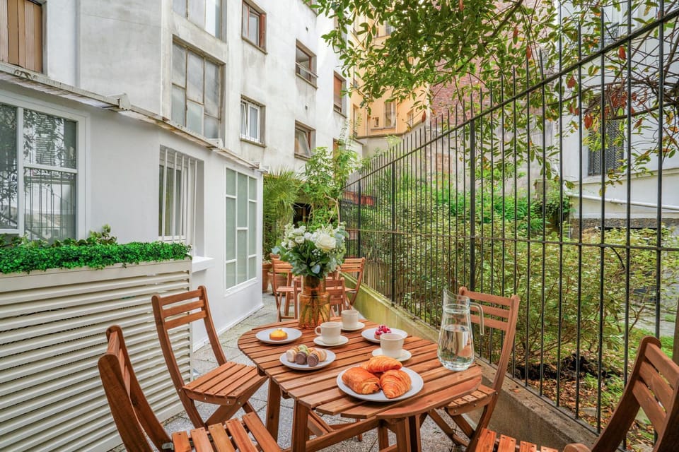 Lavie Maison Terrace and AC Apartment in Paris