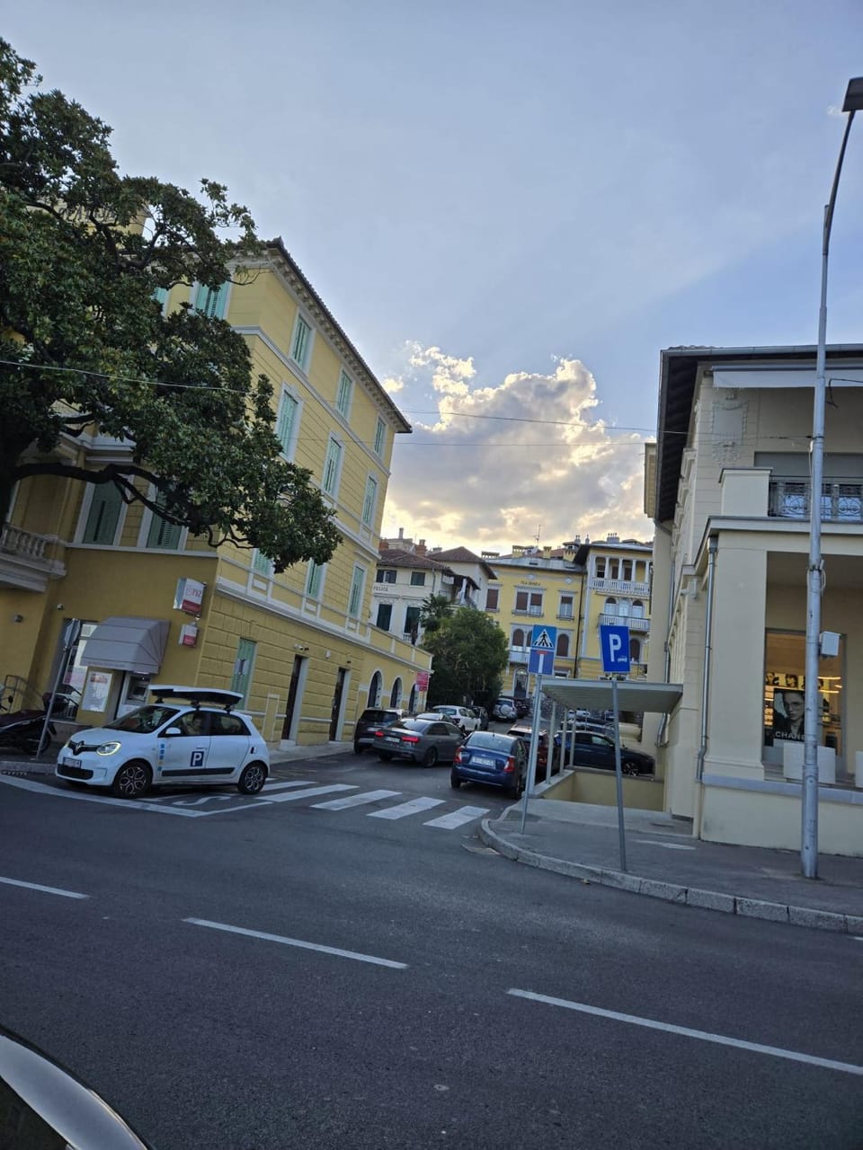 Property building, Street view