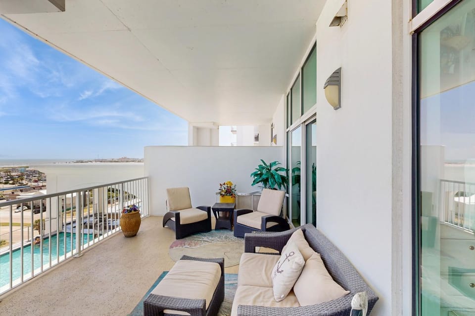 Emerald by the Sea #711 Apartment in Texas City