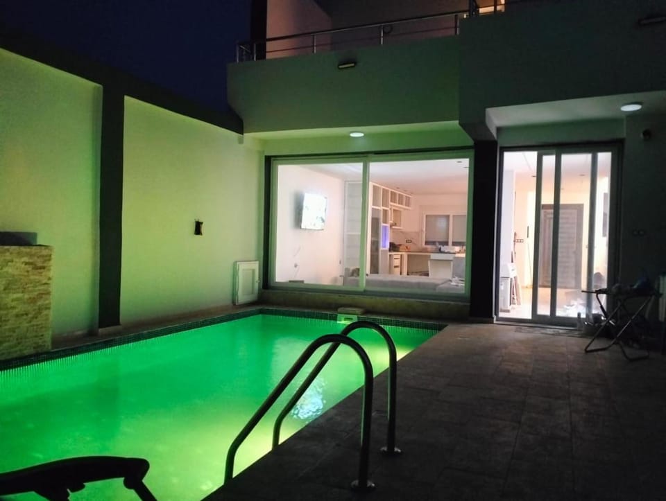 Swimming pool