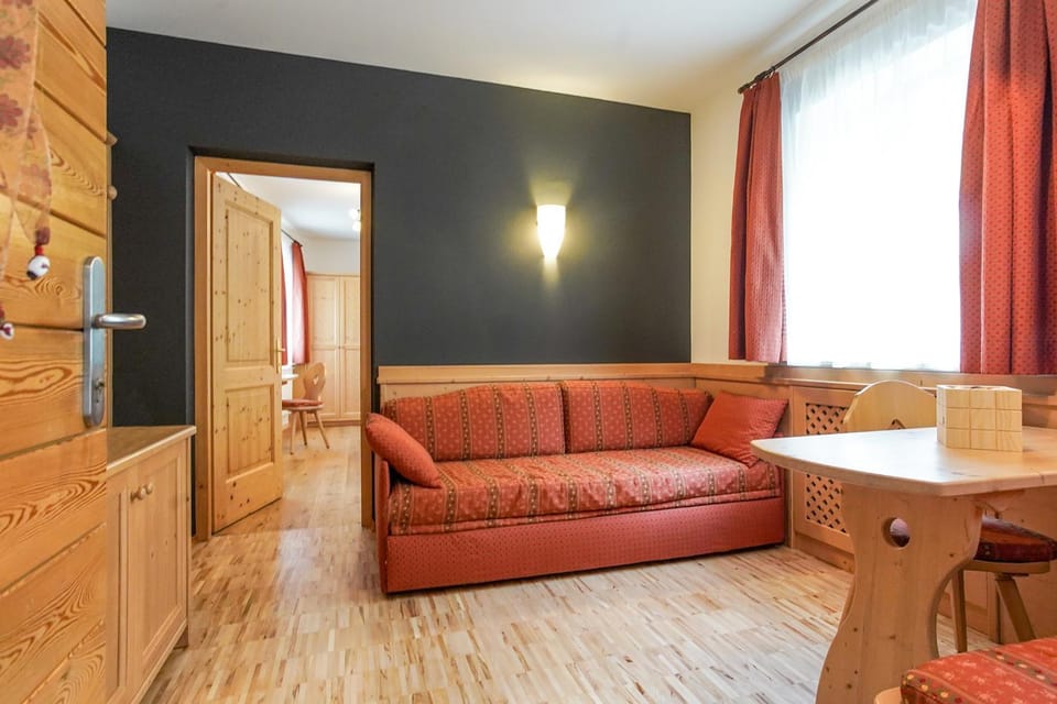 Seating area, Bedroom, wedding