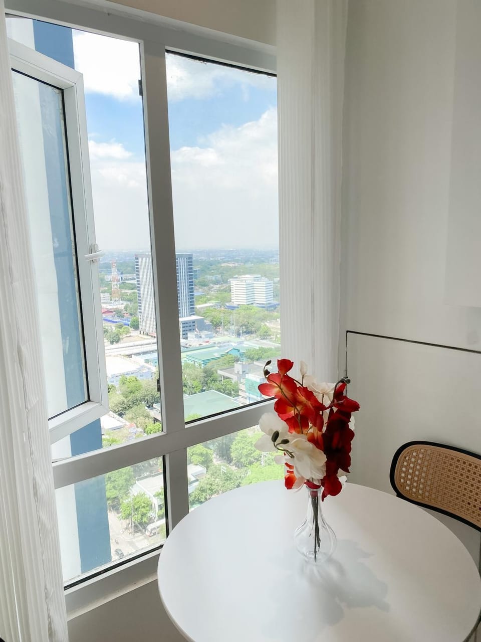View (from property/room), Seating area, Dining area