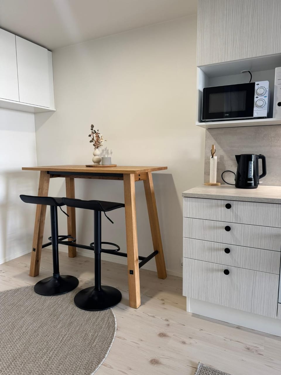 Coffee/tea facilities, Dining area