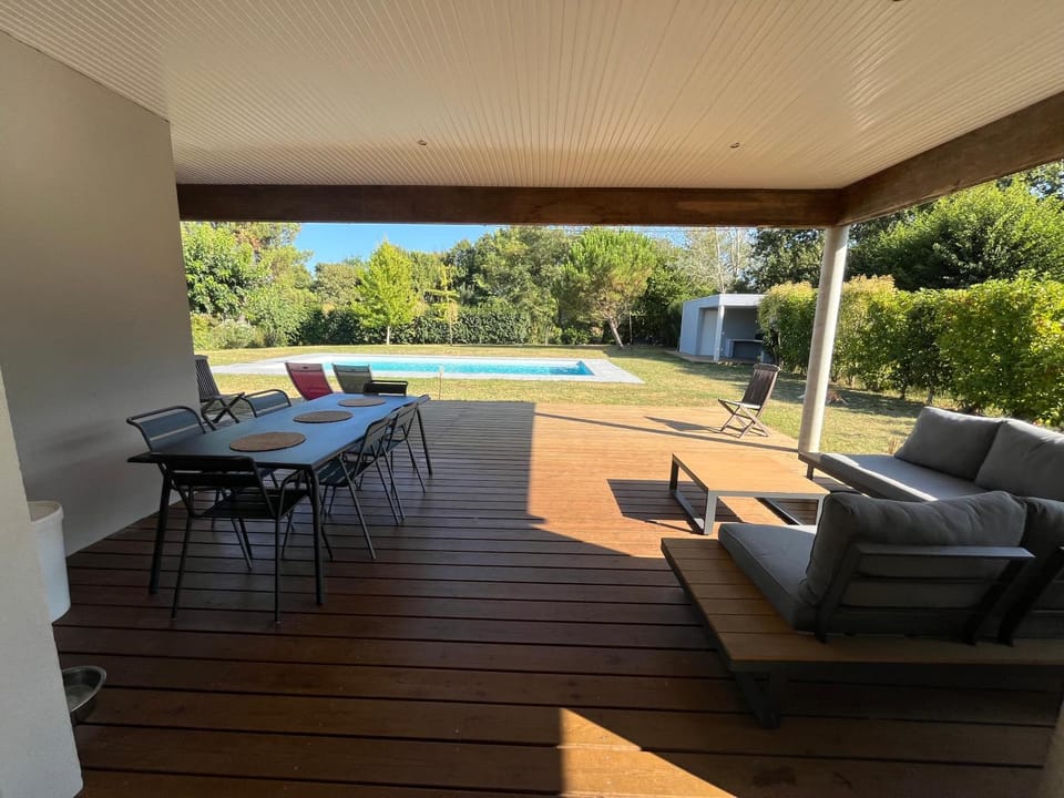 Fabuleuse villa avec piscine proche de Bordeaux et St Émilion Villa in Nouvelle-Aquitaine