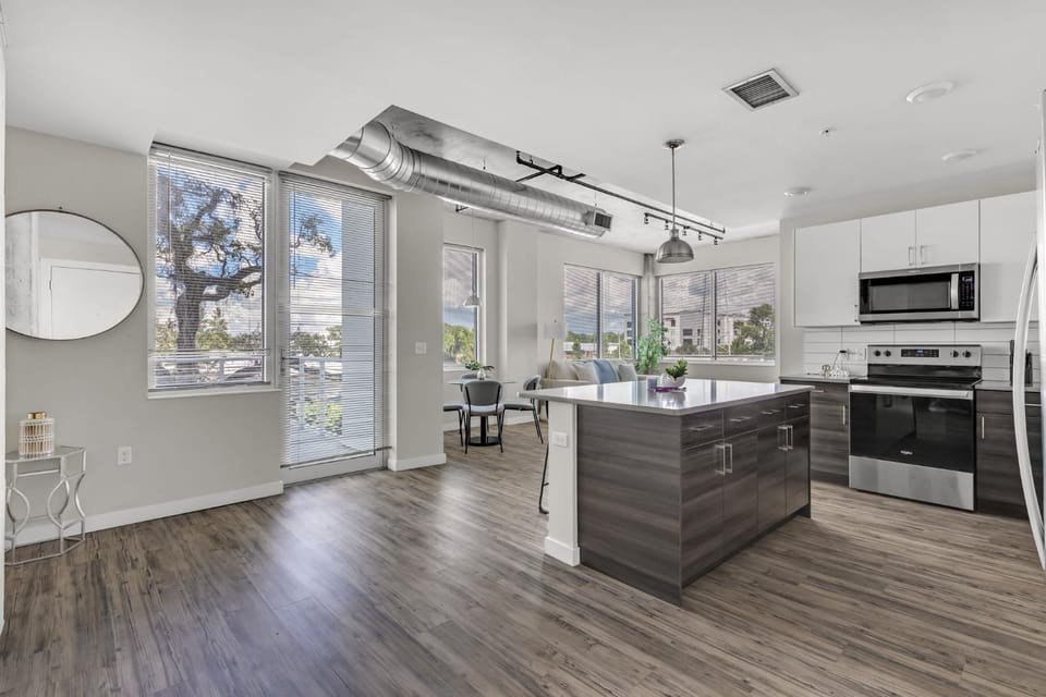 Tropicana Stadium 2 Bed In DWTWN With Free Parking Apartment in St Petersburg