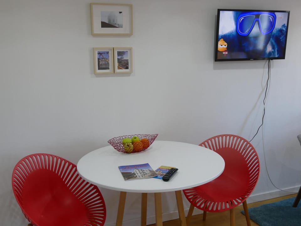 TV and multimedia, Dining area