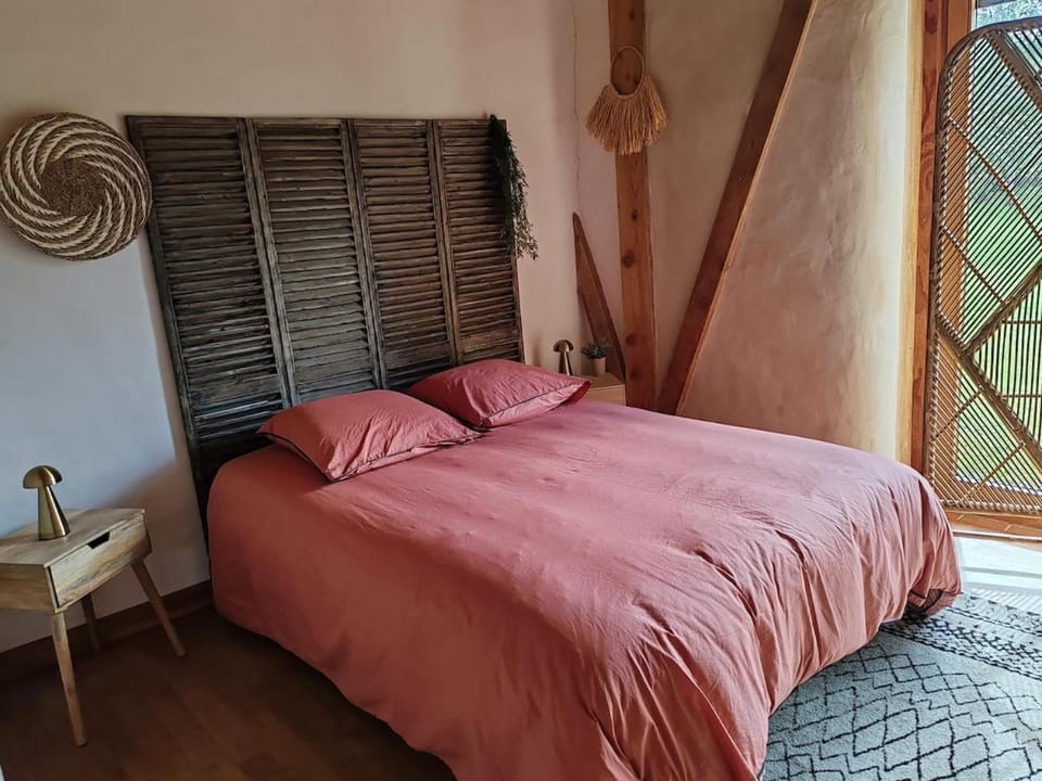 Bioclimatic eco-friendly house near Mauléon House in French Basque Country