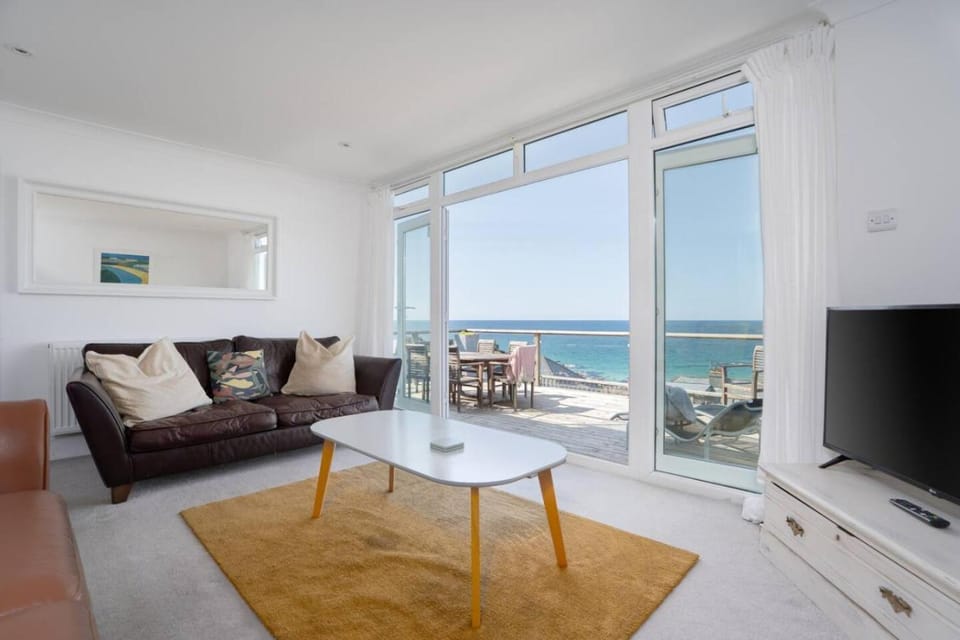 TV and multimedia, Balcony/Terrace, Living room, Seating area, Sea view