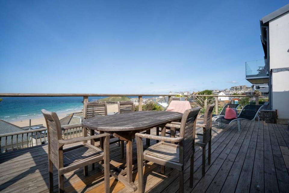 Day, View (from property/room), Balcony/Terrace, Seating area, Dining area, Sea view