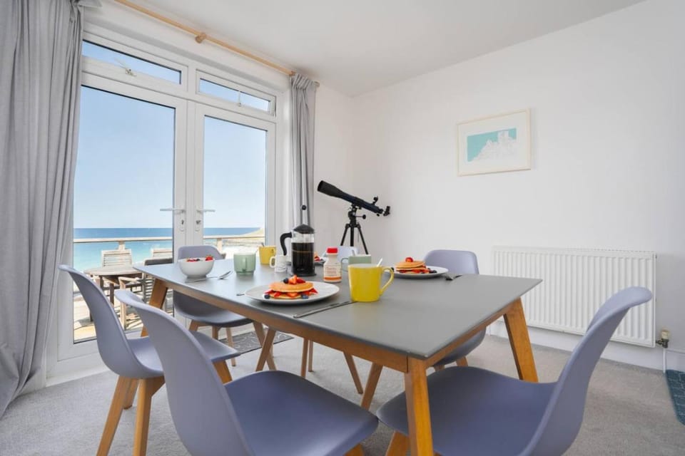 Dining area, Sea view