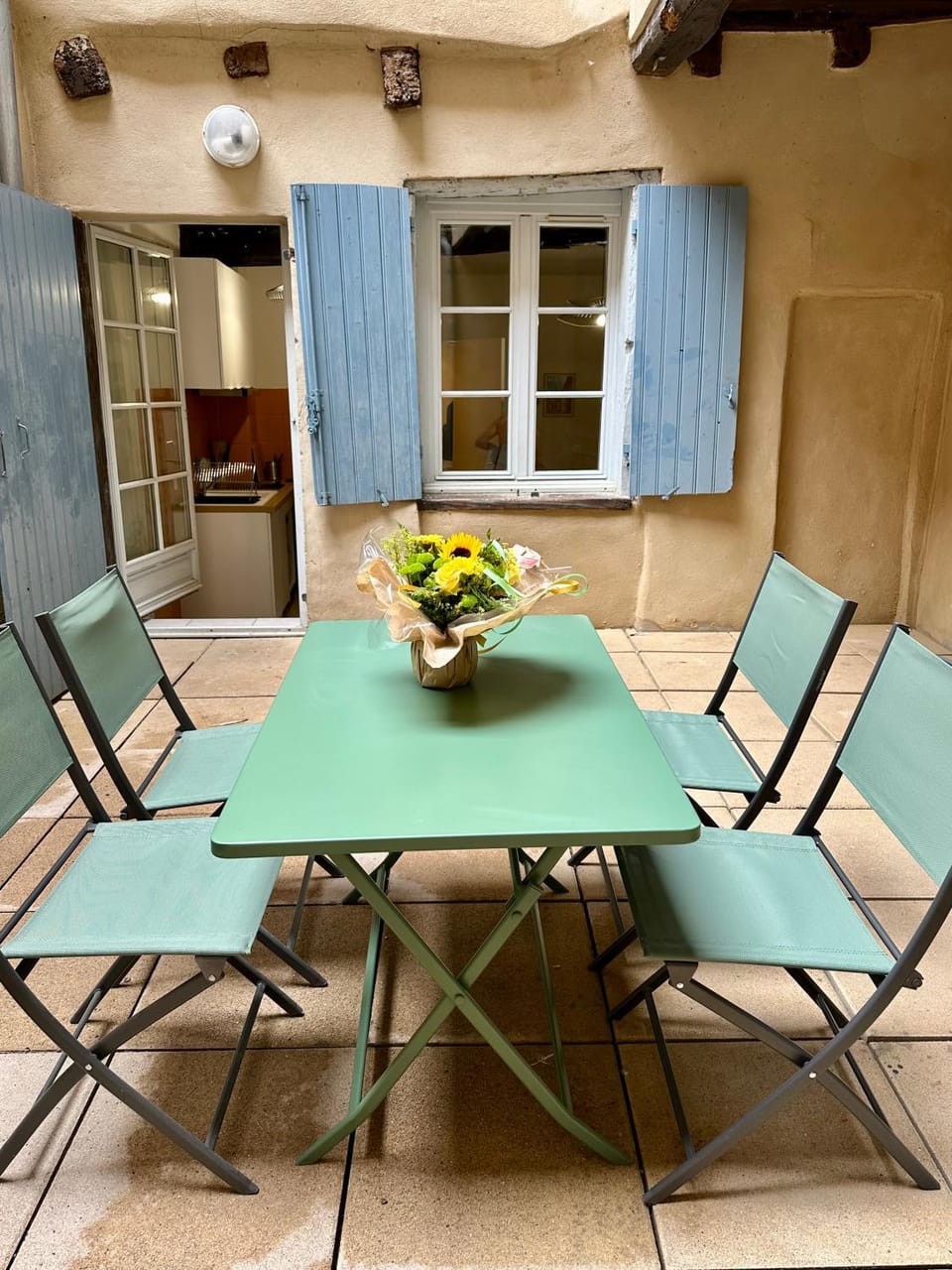 Patio, Dining area, Inner courtyard view