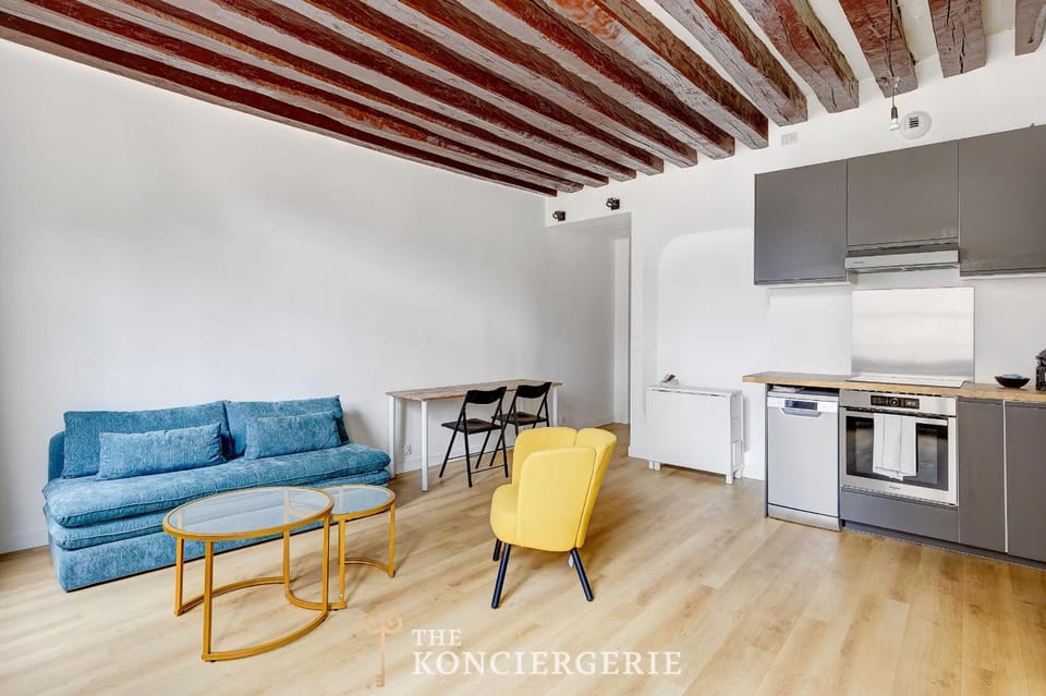 Face a l'eglise Saint Merri Elegance et calme Apartment in Paris