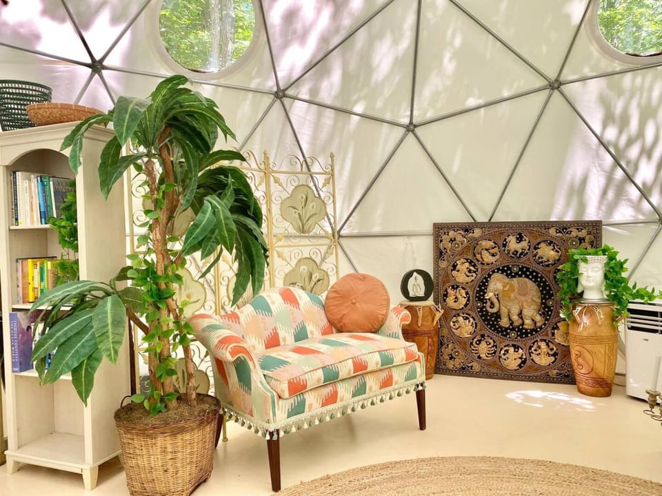 Cozy Off-Grid Dome Retreat in the Woods Luxury tent in Lake Oconee