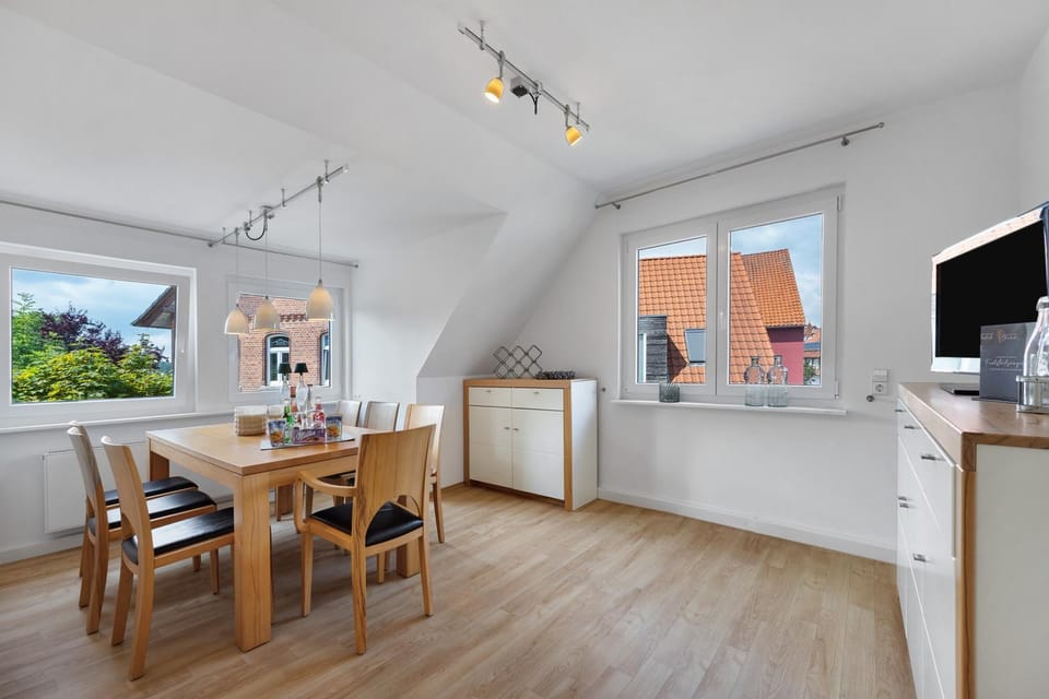Property building, Kitchen or kitchenette, Living room