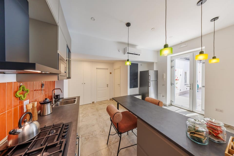 The Tribunali Apartments - Entire Apt - By HouseinNaples Apartment in Naples