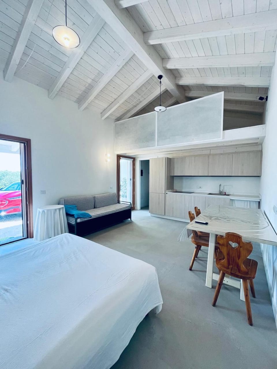 Photo of the whole room, Dining area, Bedroom
