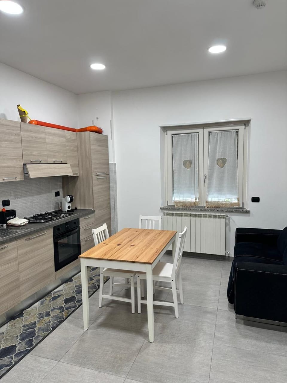 Kitchen or kitchenette, Dining area, stove