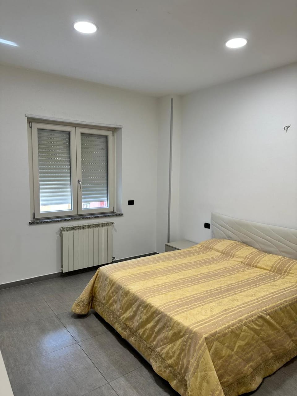 Bed, Photo of the whole room, Bedroom, internet