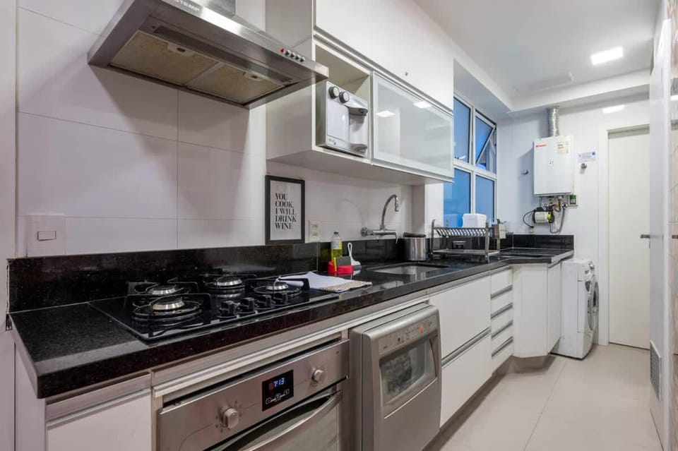Apartment between Copa, Ipanema Arpoador Apartment in Rio de Janeiro
