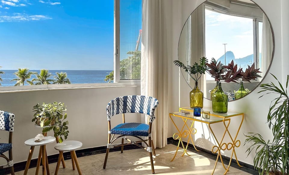 Communal lounge/ TV room, Living room, Dining area