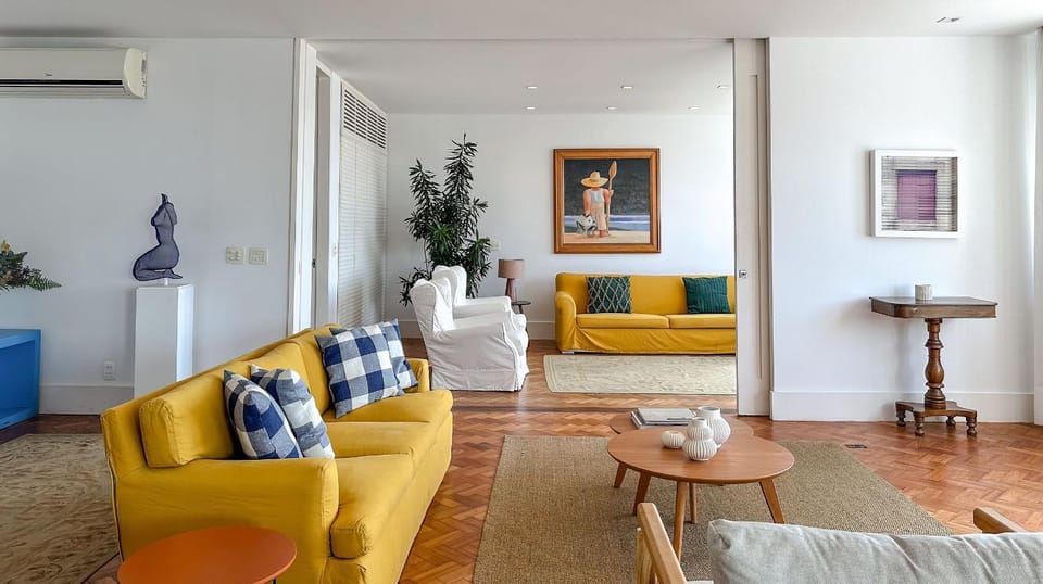 Communal lounge/ TV room, Living room, Dining area