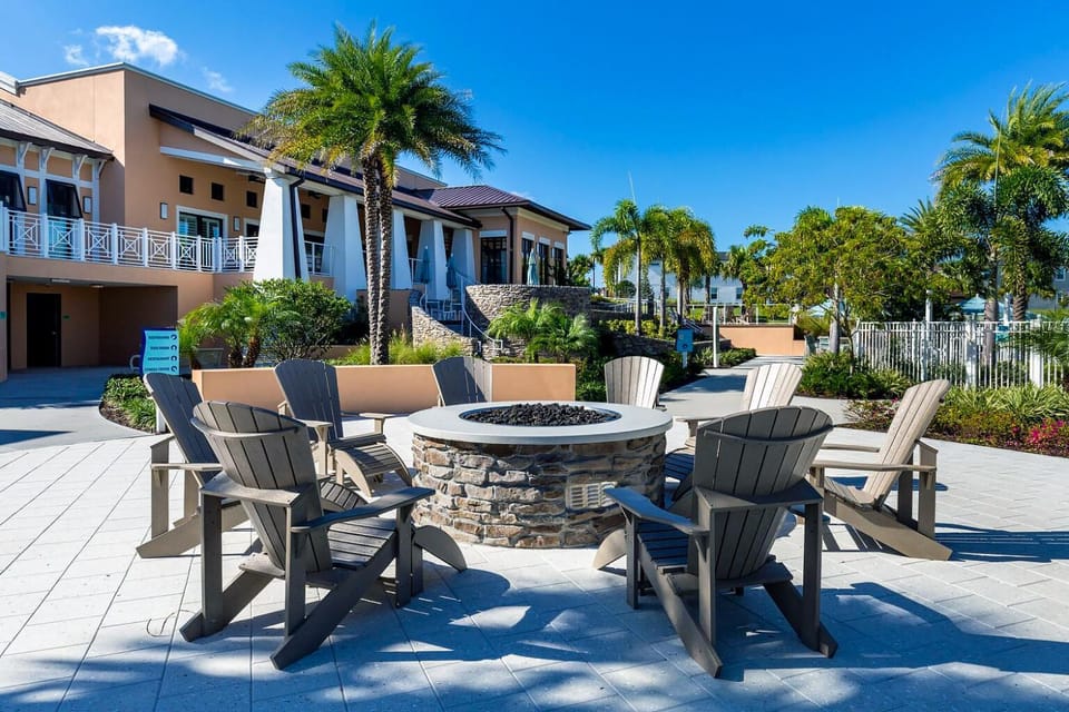24-7 Vacation Club! Affordable Vacation Stays, Multiple Units Available, All Over Florida! Name your price today! House in Kissimmee