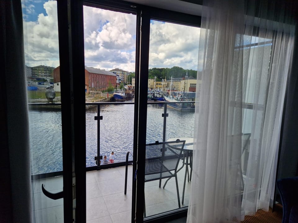 Day, View (from property/room), Balcony/Terrace, River view