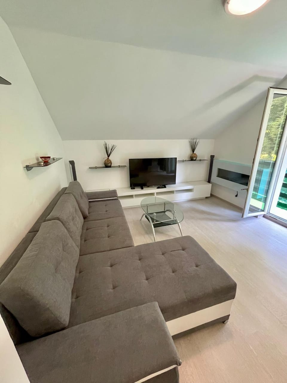 TV and multimedia, Living room, Seating area