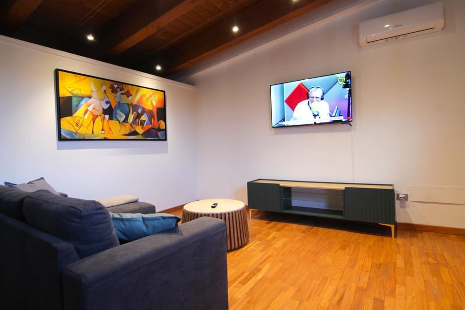 TV and multimedia, Living room, air conditioner