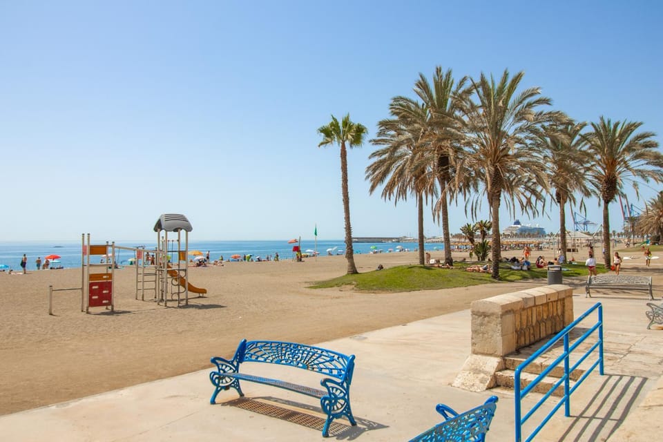 Nearby landmark, Communal lounge/ TV room, Day, Natural landscape, Beach, Sea view