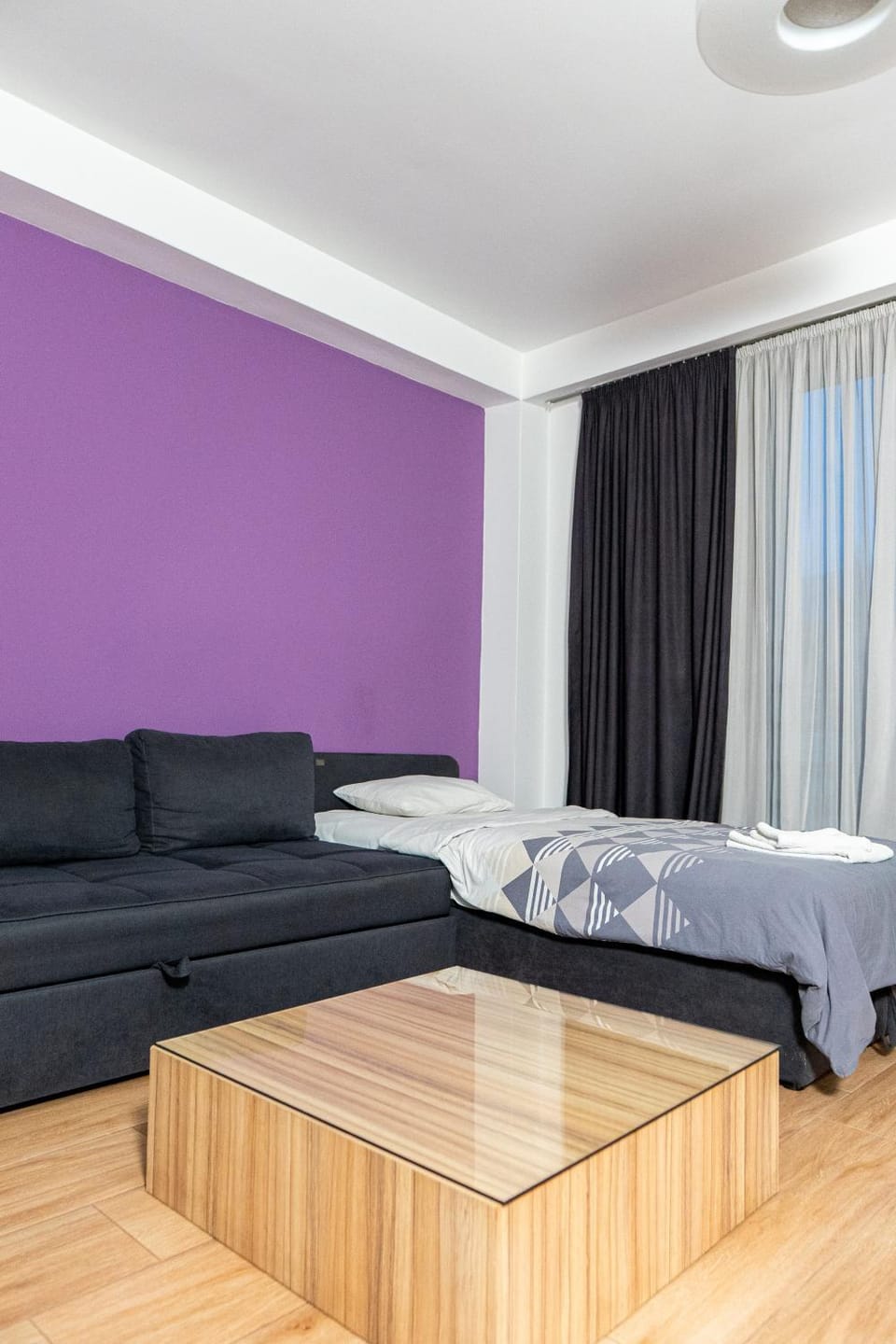 Bed, Living room